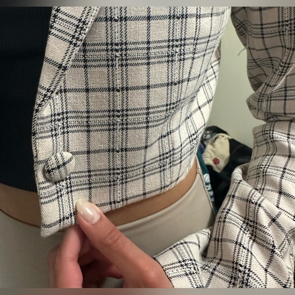 Meshki Cropped Blazer - Beige, Plaid (XS) - Picture 5 of 6